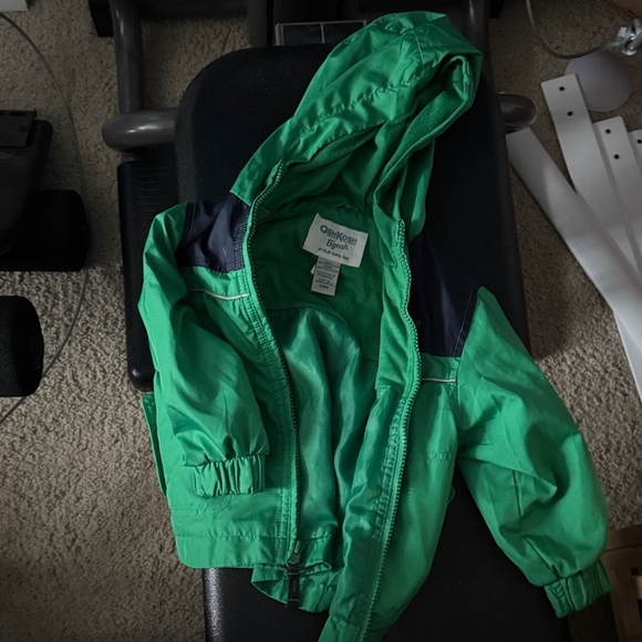 🎉NEW LISTING🎉 Bundle of 3 24 mths clothing—light jacket, overalls, & onesie - Picture 8 of 8